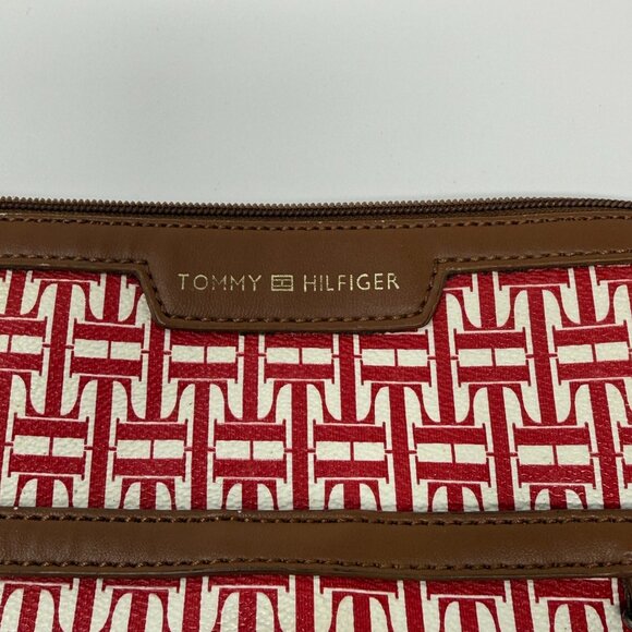 Tommy Hilfigier Crossbody - Picture 3 of 6